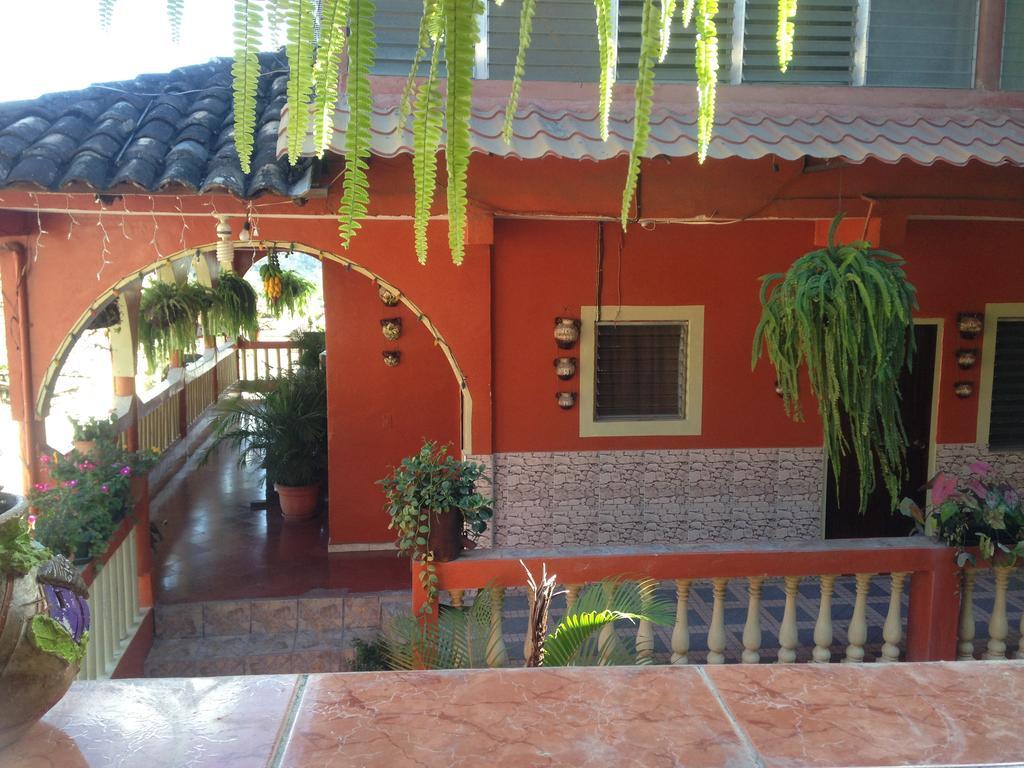 Hotel Marjenny Copan Exterior photo